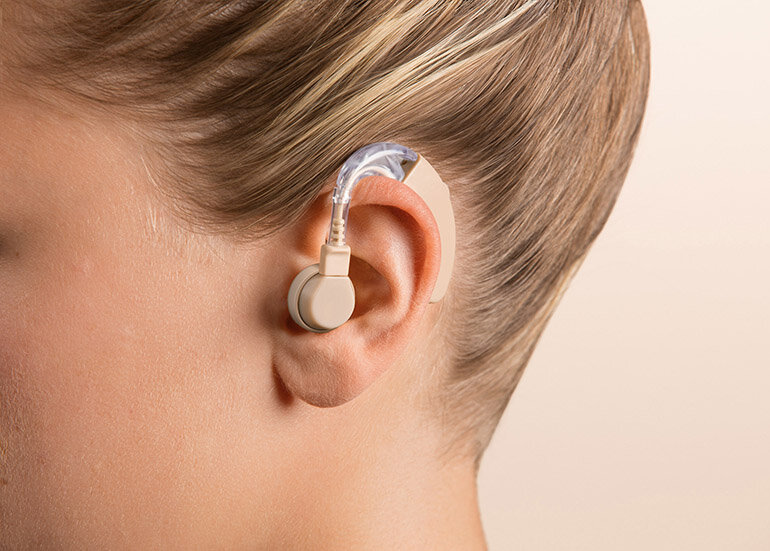 Sử dụng máy trợ thính cho bệnh nhân